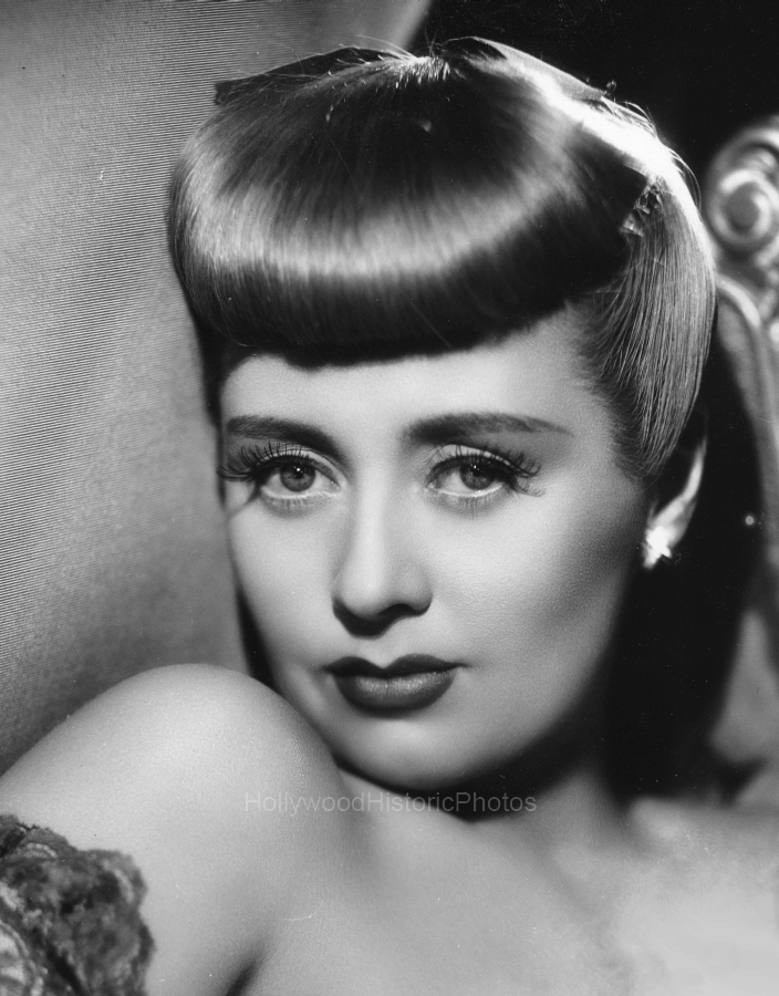 Joan Blondell 1940 Warner Bros star.jpg